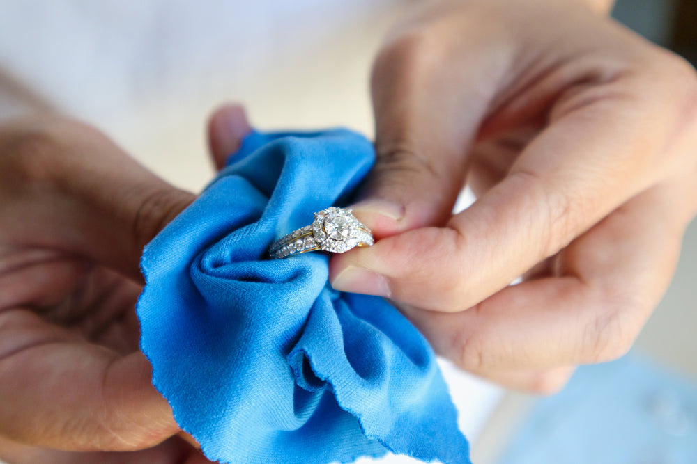Jewelry Care Tips: Keeping Your Pieces Sparkling Through the New Year