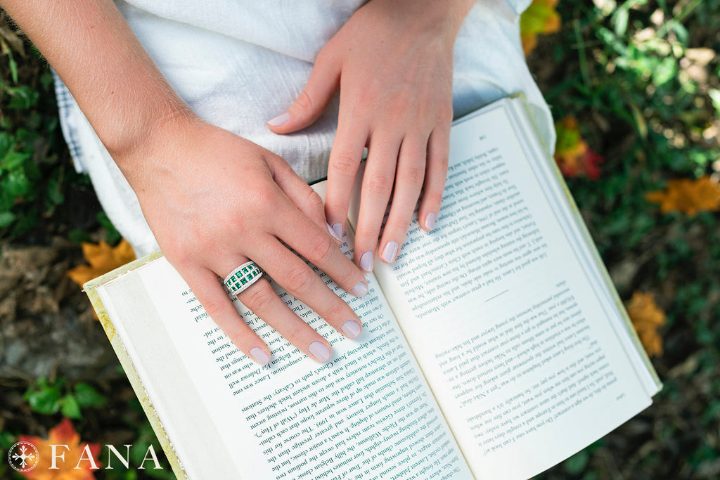 Jewelry in Literature: 4 Mentions of Unique Pieces in Novels