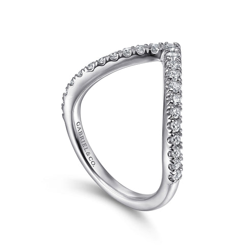14K White Gold V Curved Diamond Anniversary Band - 4
