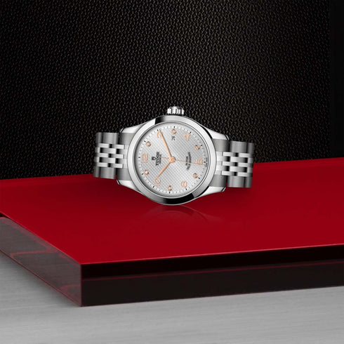 1926 28 Diamond Index Watch - 3