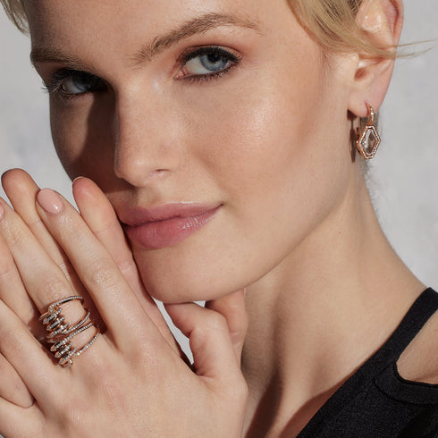 Huxley 18K Gold and Diamond Single Coil Link Ring - 3