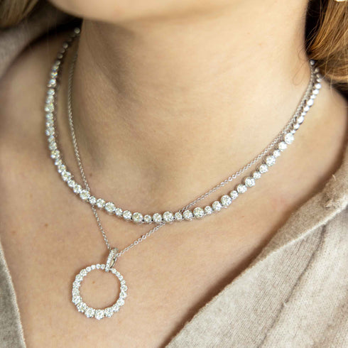 White Gold Necklace With Circle With 2.15ctw Graduated Diamonds Pendant - 2