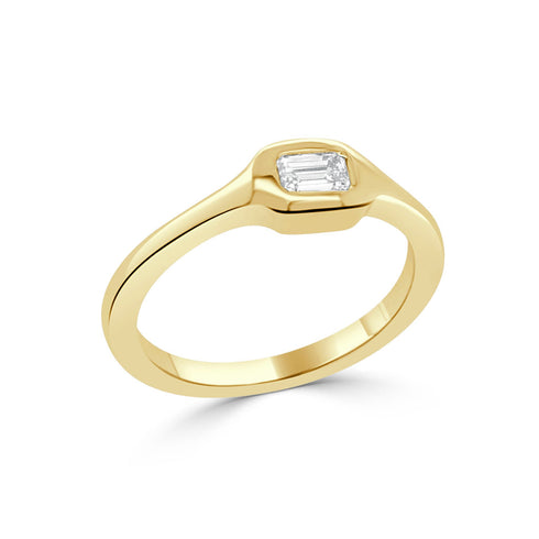 14K Gold Emerald Cut Diamond Ring - 0.31 ct - 1